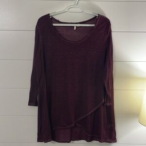 Women’s long sleeve Cato 1x shirt. Super cute. Very thin material.